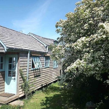 Tiny House On Isolated Farm By The Cornish Coast Villa Бюд Екстериор снимка